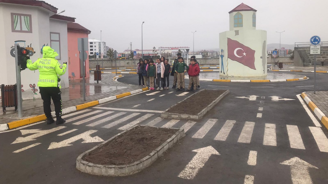 Kars İl Trafik Eğitim Parkına Gezi Düzenlendi